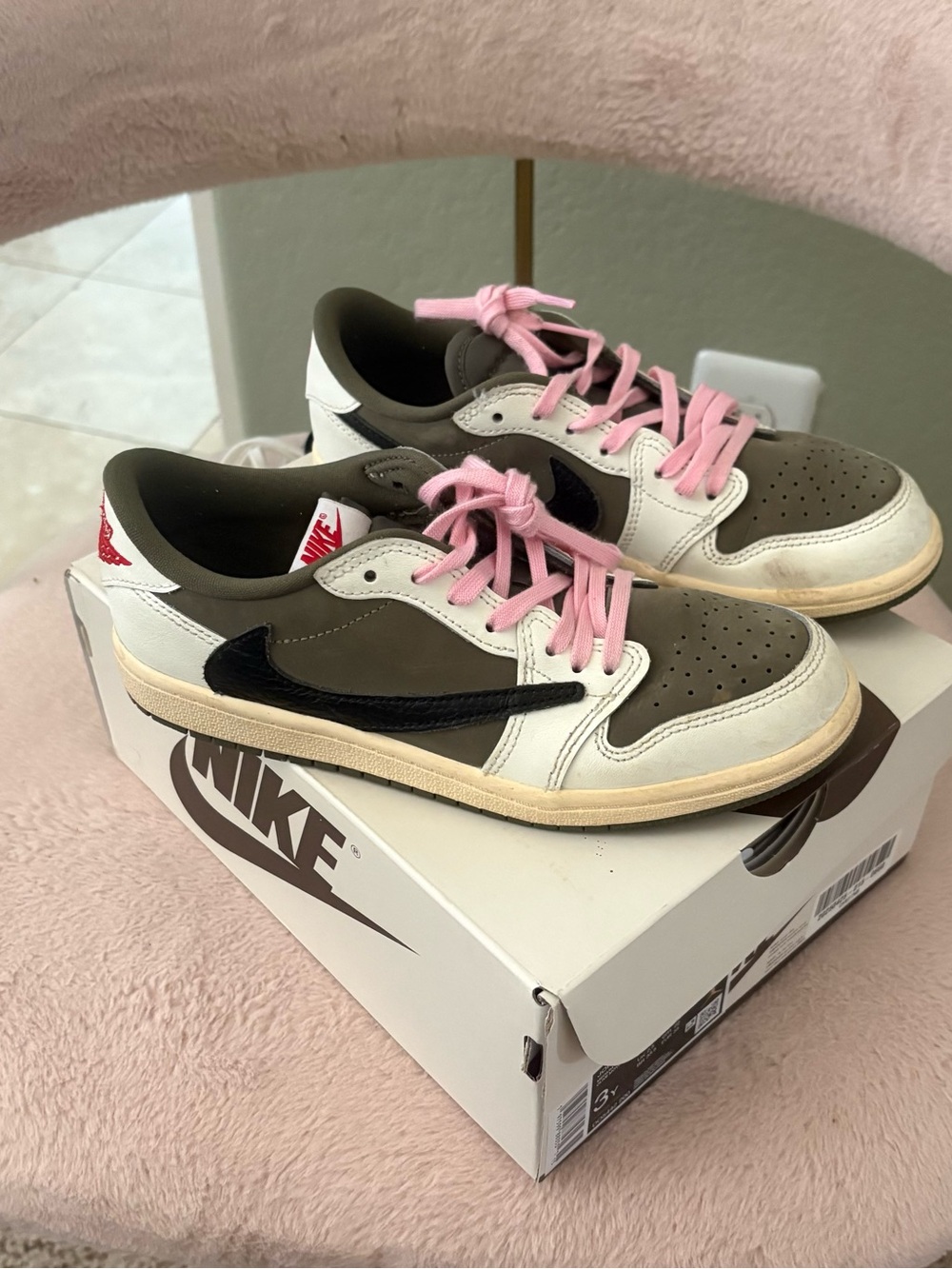 Travis Scott Nike Low-Top Sneakers in Brown, White, Black & Pink Jordans RARE